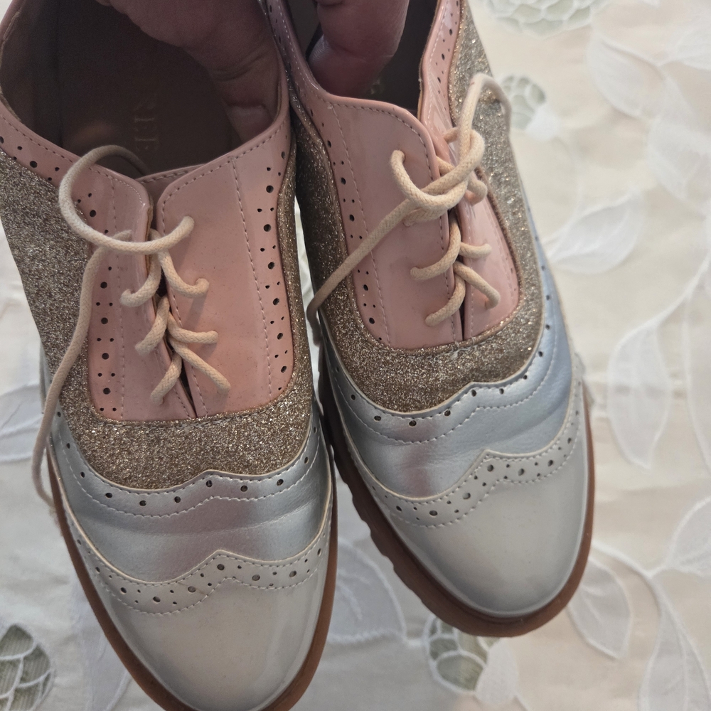 Elegant Women's Loafers in Pink and Silver - Picture 5 of 10